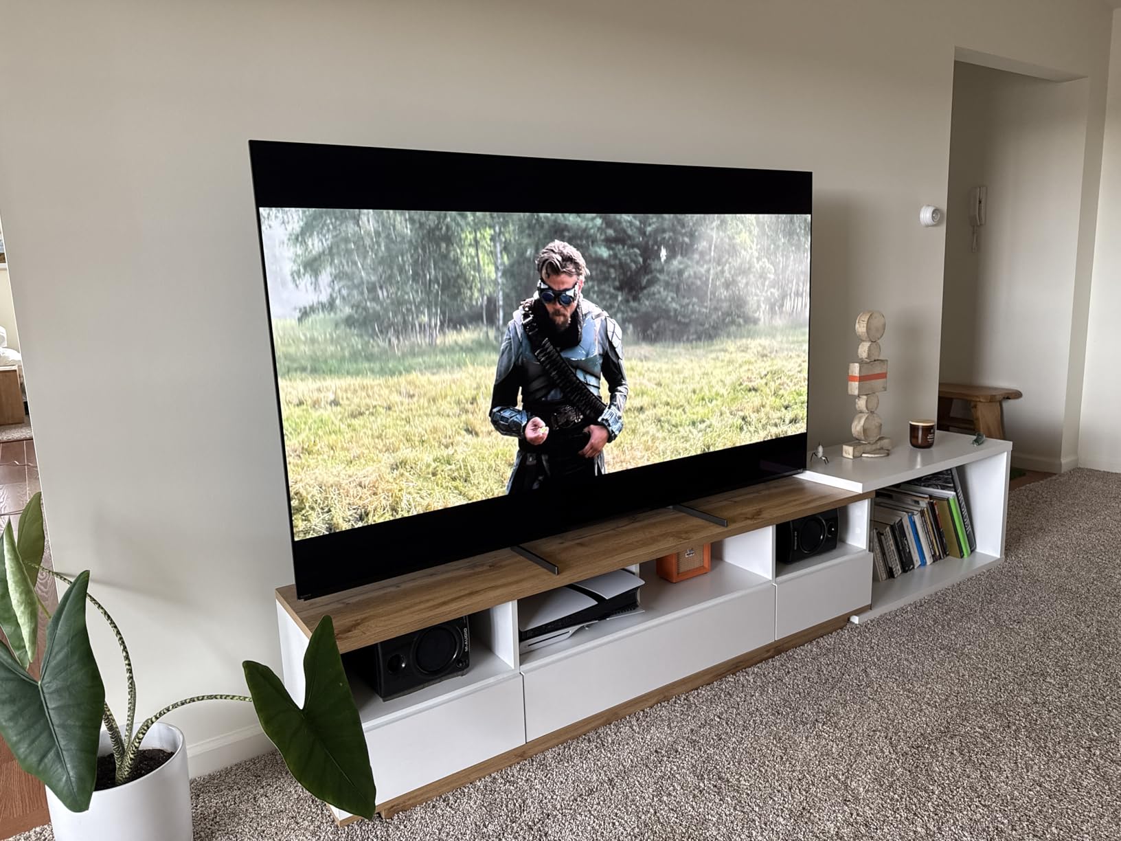 Sony QD-OLED 77 inch BRAVIA XR A95L Series 4K Ultra HD TV: Smart Google TV with Dolby Vision HDR and Exclusive Gaming Features for The PlayStation® 5 XR77A95L- Latest Model,Black customer photo 1