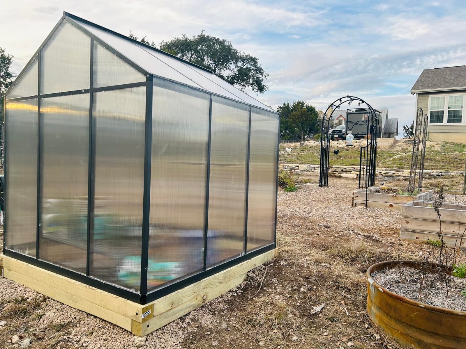 VEIKOU 6’x12’ Greenhouse for Outdoors, Upgraded Rivet Structure with 2 Vents, Lockable Door, 4mm Twin-Wall Polycarbonate, Aluminum Heavy Duty Greenhouse for Winters, Gray customer photo 2
