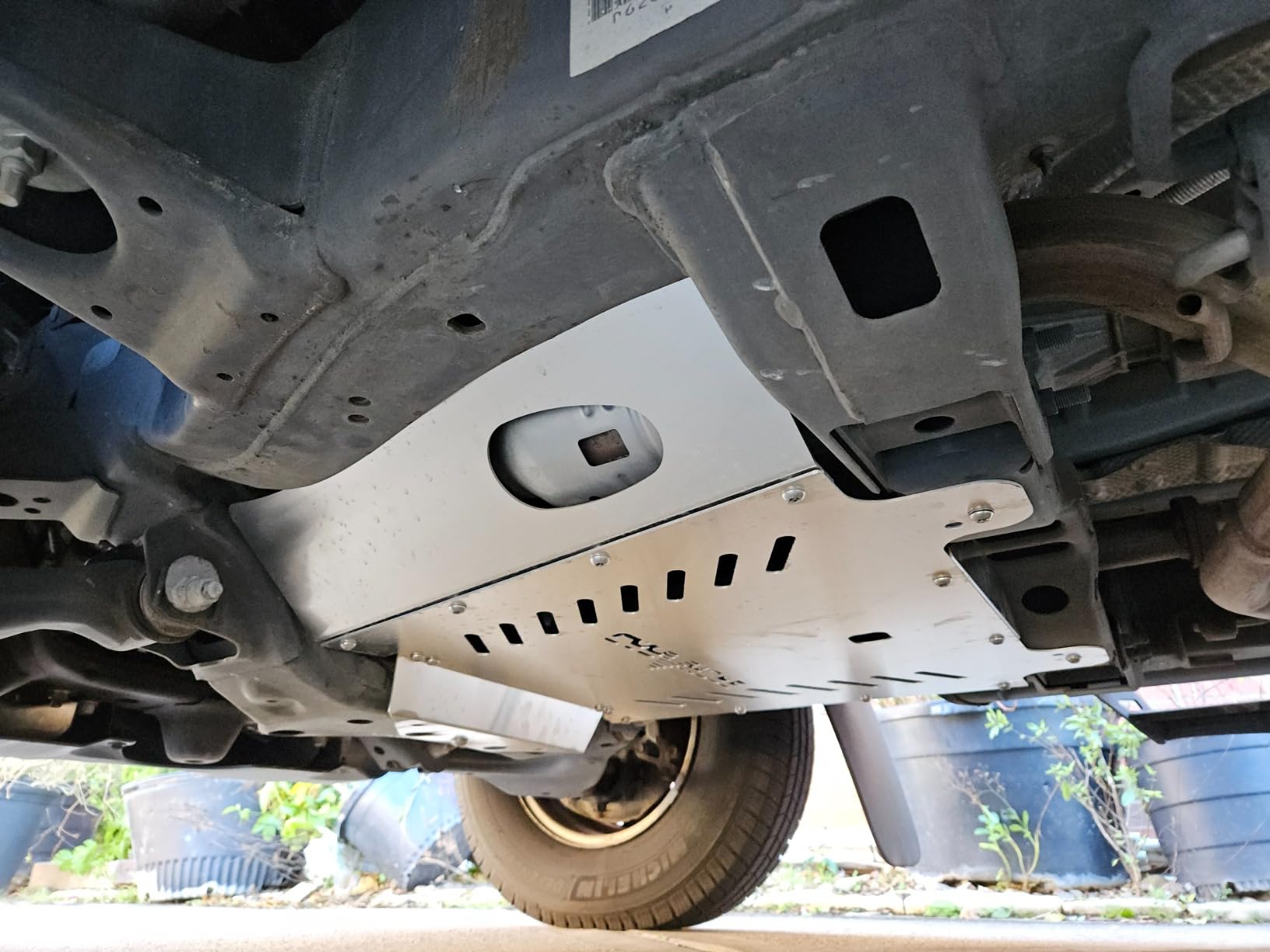 Catalytic Converter Anti theft Shield - Aluminum Catalytic Converter Protector Replacement For 2005-2015 Toyota Tacoma 2WD 4.0L V6 customer photo 2