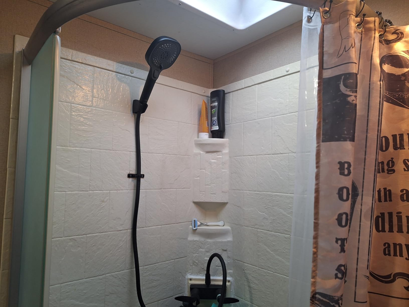RV Shower Head with Hose and On Off Switch, 3-Spray Camper Water Saving and High Pressure Shower Head with Hose for RV, Camper, Van, Travel Trailer, Motorhome and Boat, Matte Black customer photo 2