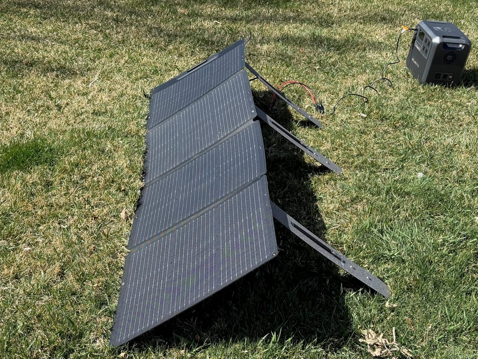 BLUETTI AC180 Solar Generator with 200W Solar Panel Included, 1152Wh 1800W customer photo 2