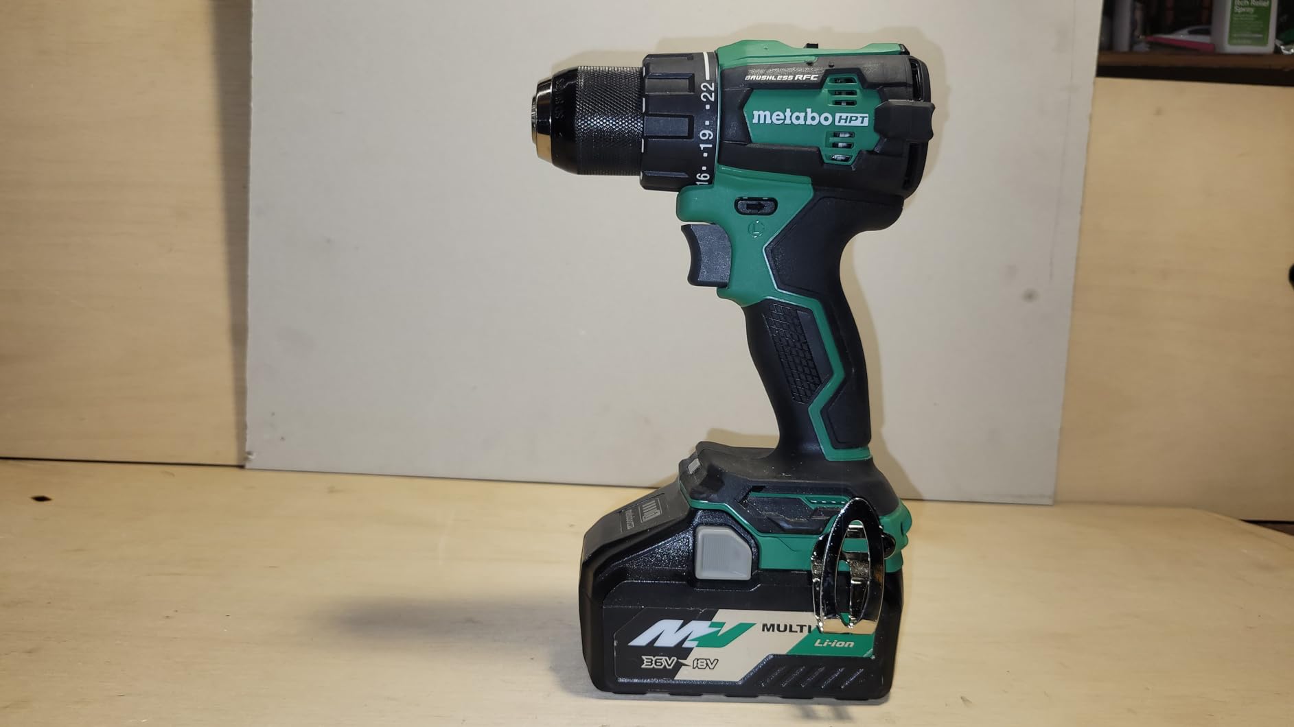 Metabo HPT 18V MultiVolt Cordless Brushless Driver Drill Kit, DS18DEX customer photo 1