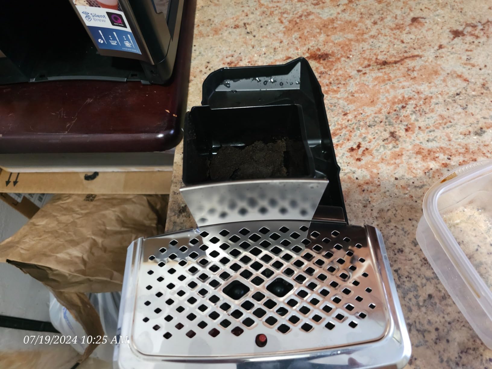 PHILIPS 3300 Series Fully Automatic Espresso Machine - LatteGo Milk System, 5 Coffee Varieties, Intuitive Touch Display, SilentBrew, 100% Ceramic Grinder, AquaClean Filter, Glossy Black (EP3347/90) customer photo 1