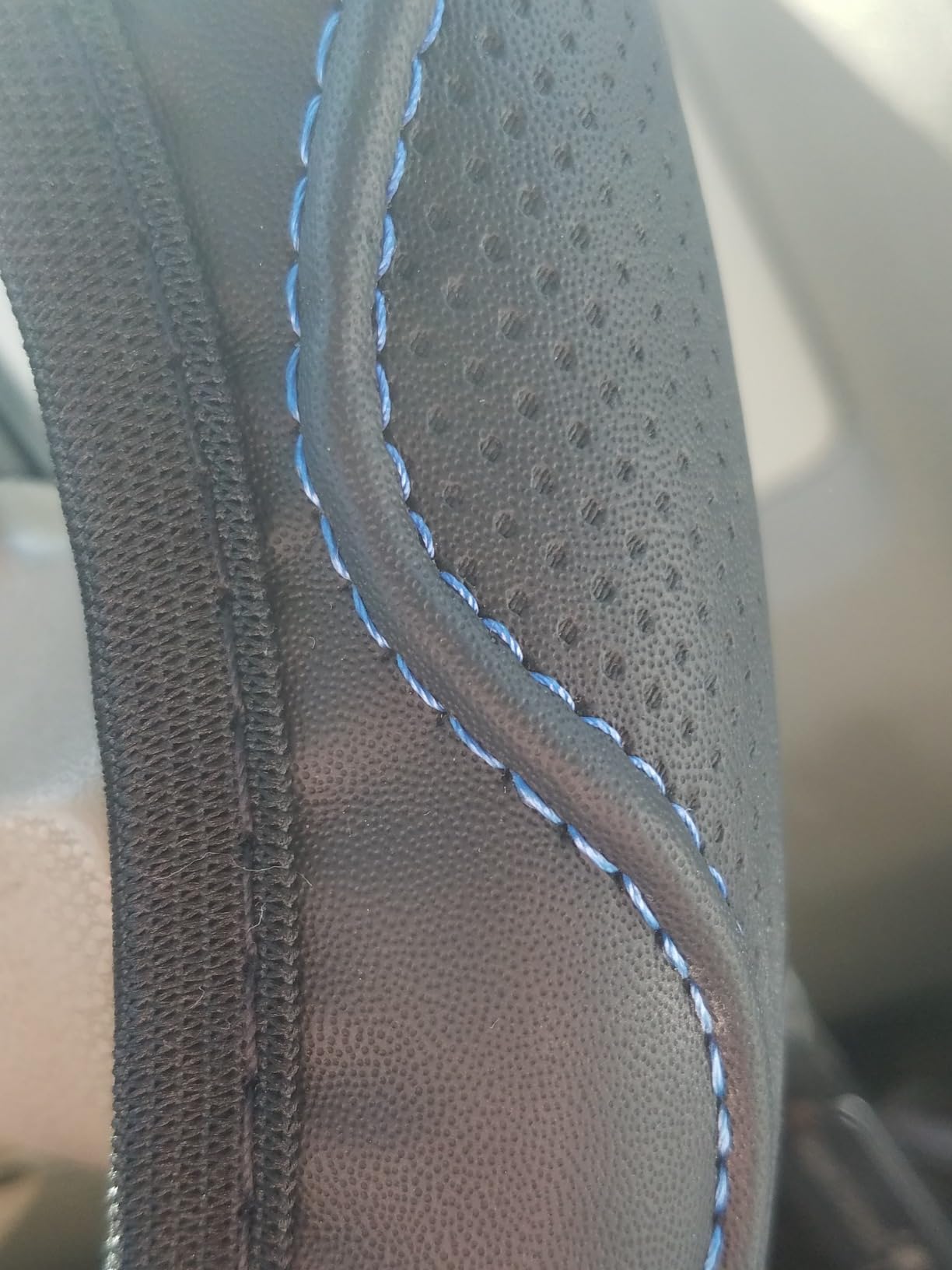 zipelo 14.5-15 Inch Ice Silk Steering Wheel Cover, Black customer photo 2