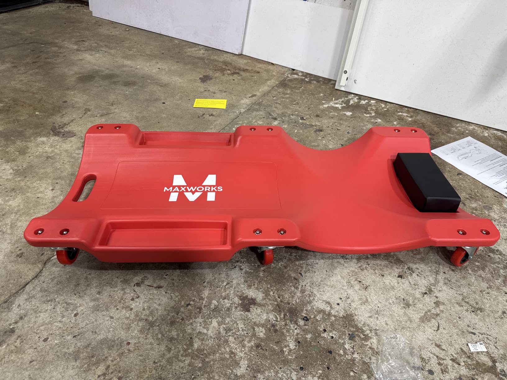 MAXWORKS 50874 40 Inch Plastic Rolling Garage Creeper with Padded Headrest and Dual Tool Trays, 300 Lbs customer photo 1