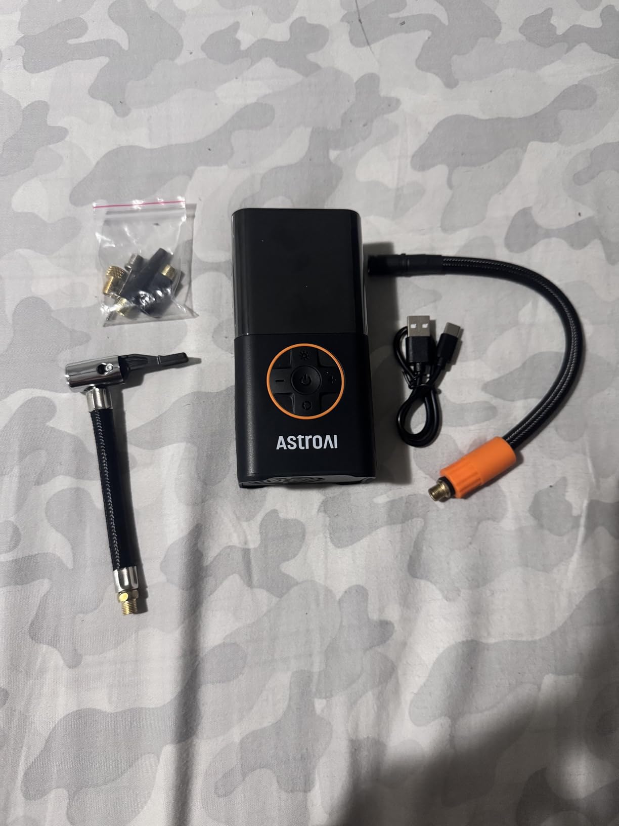 AstroAI L7 Tire Inflator Portable Air Compressor,150 PSI Cordless Bike Pump customer photo 1