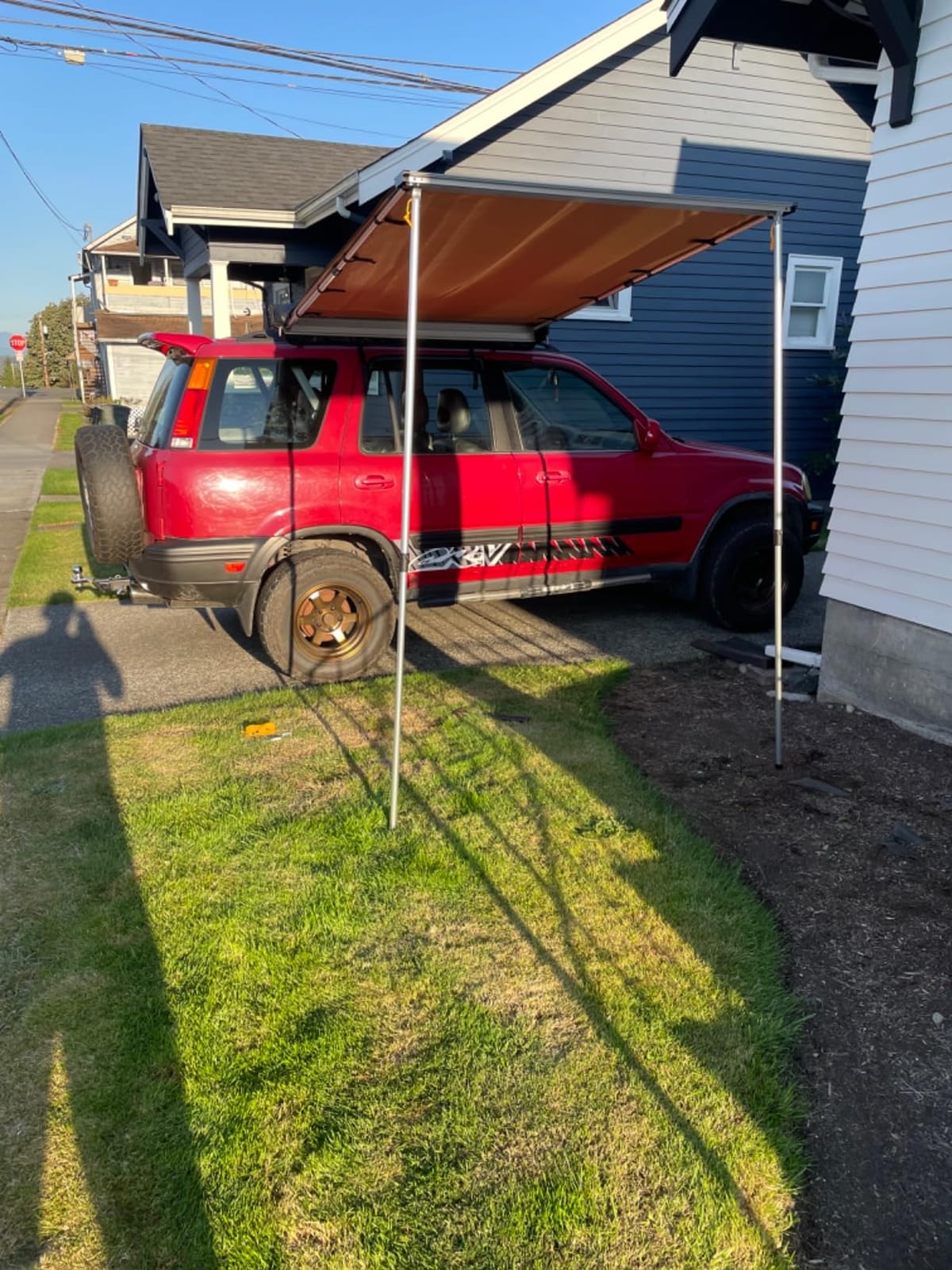 VEVOR Vehicle Awning 4.6'x6.6' Roof Rack Pull-Out Sun Shade UV50+ PU3000mm, Retractable Weatherproof 4x4 Side Awning for SUV Outdoor Camping & Overland (Hardware Included), w/Waterproof Storage Bag customer photo 1