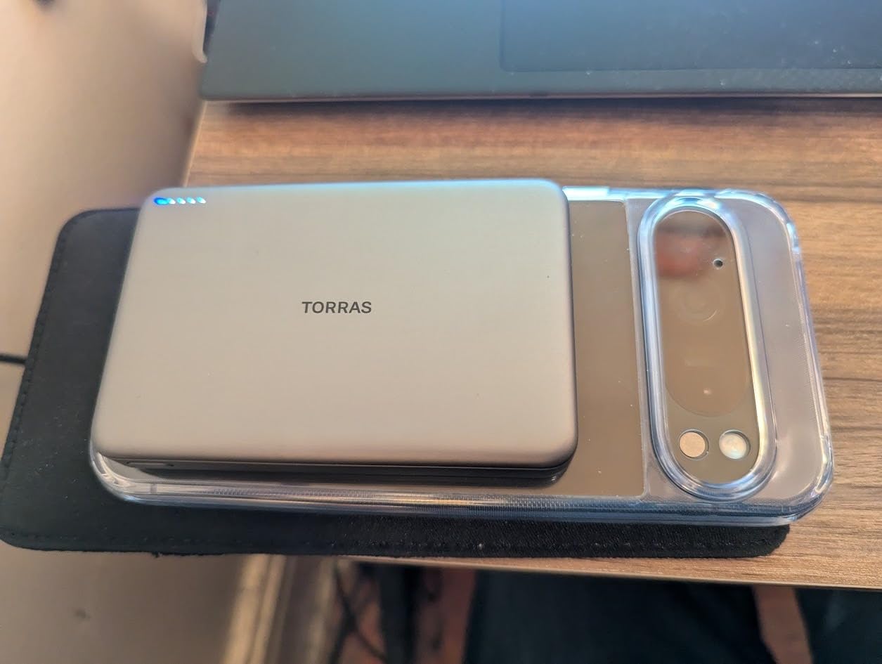 TORRAS MiniMag Power Bank,Ultra-Slim 10,000mAh Magnetic Wireless Portable Charger, 22.5W Fast Charging iPhone 18 Pro Magnetic Battery Pack for iPhone 18 Pro Max/17 Pro/Air/16/15/14/13/12, Gray customer photo 1