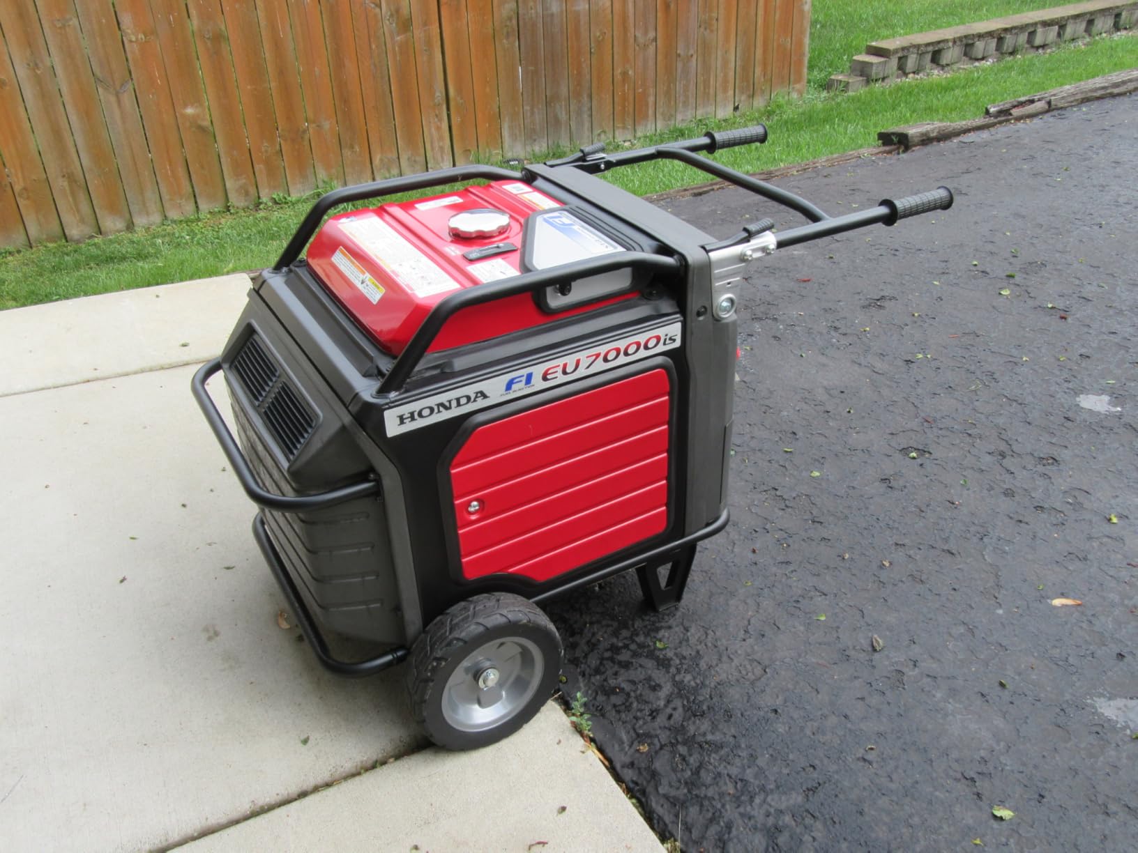 Honda EU7000iS 7000 120/240V Watt Inverter Generator (EU7000ISNAT1X) customer photo 2