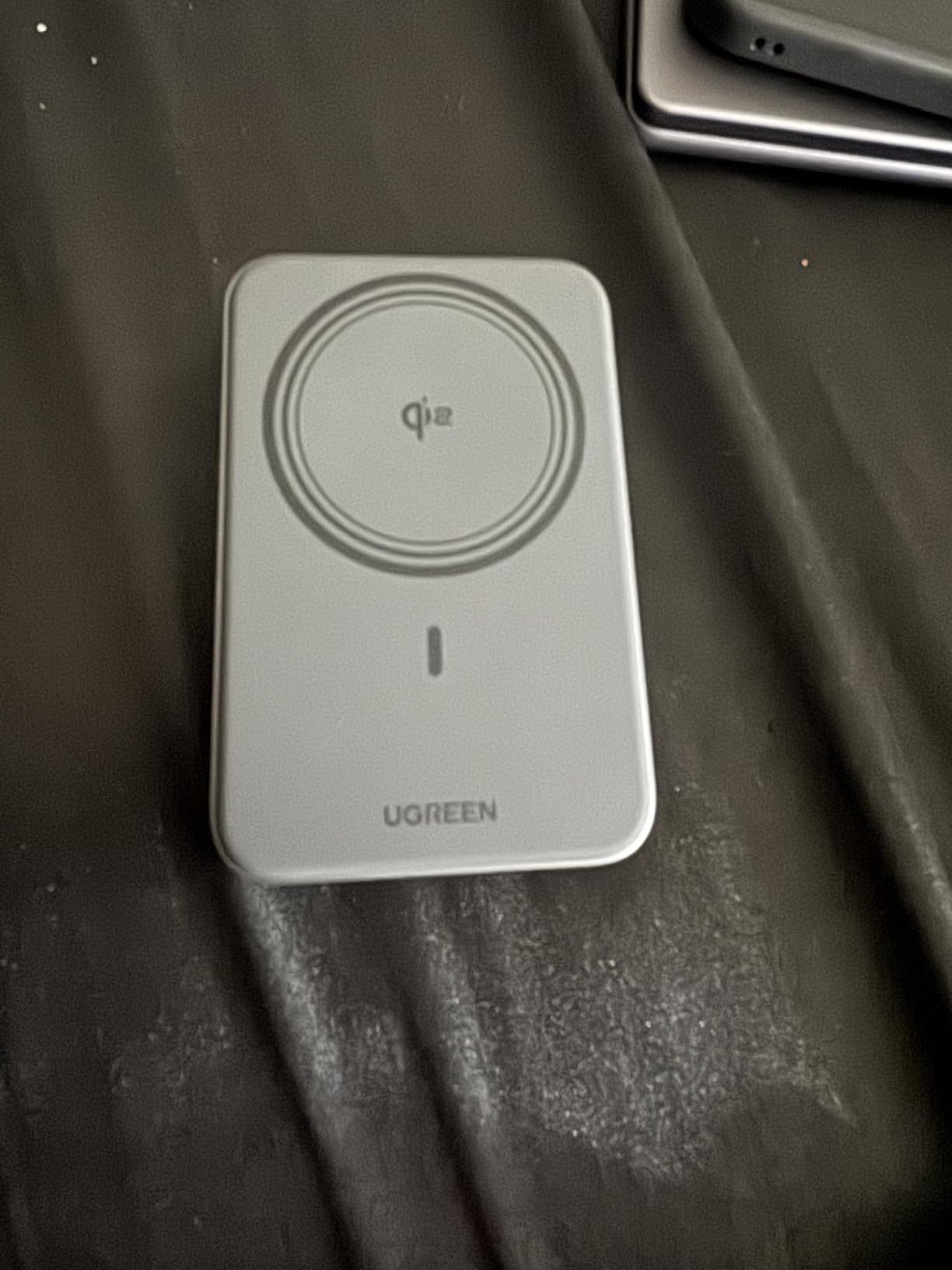 UGREEN 10000mAh Qi2 15W Slim Magnetic Power Bank PD 20W for iPhone 18 Pro customer photo 1