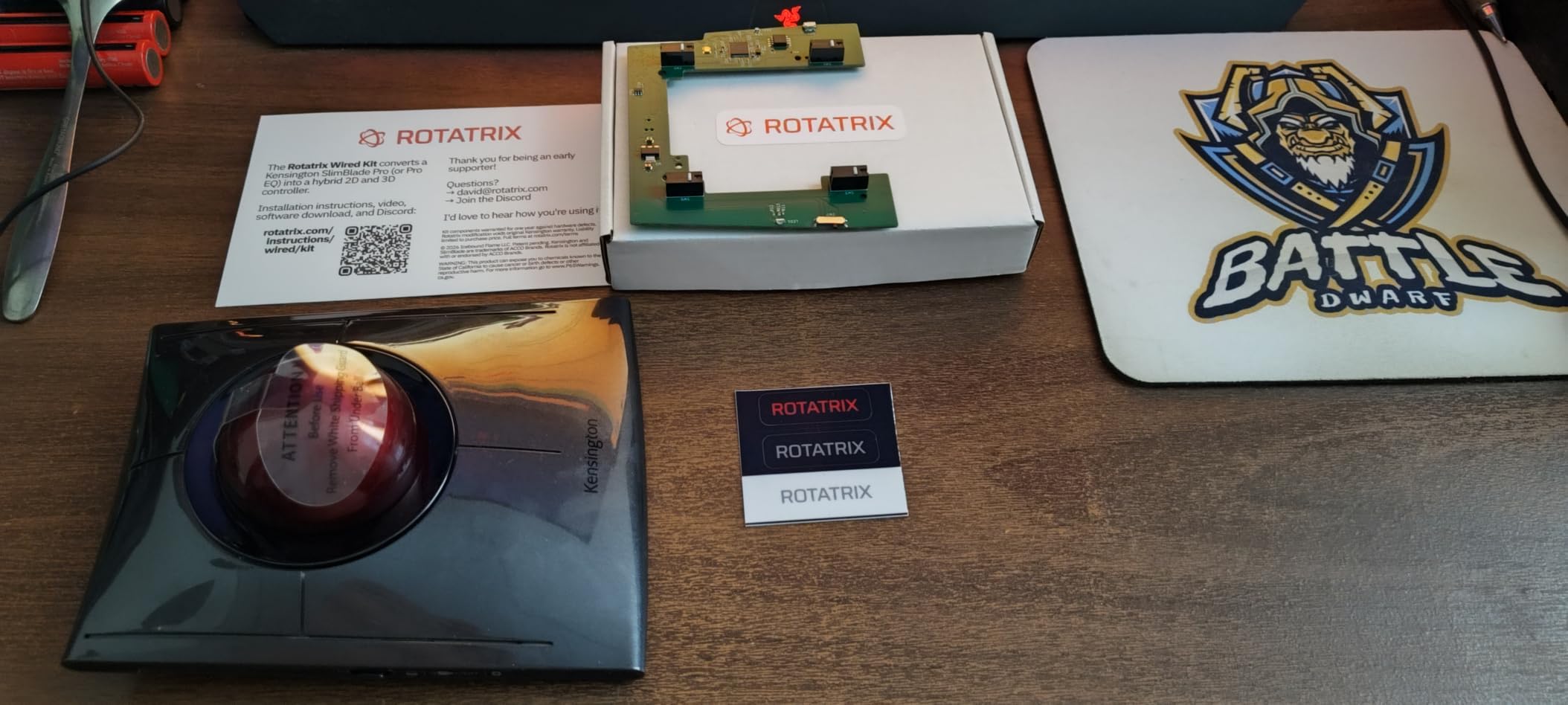 Kensington SlimBlade Pro Wireless Trackball, Rechargeable Battery, Bluetooth 2.4GHz Connection Options Black/Gray (K72085WW) customer photo 2