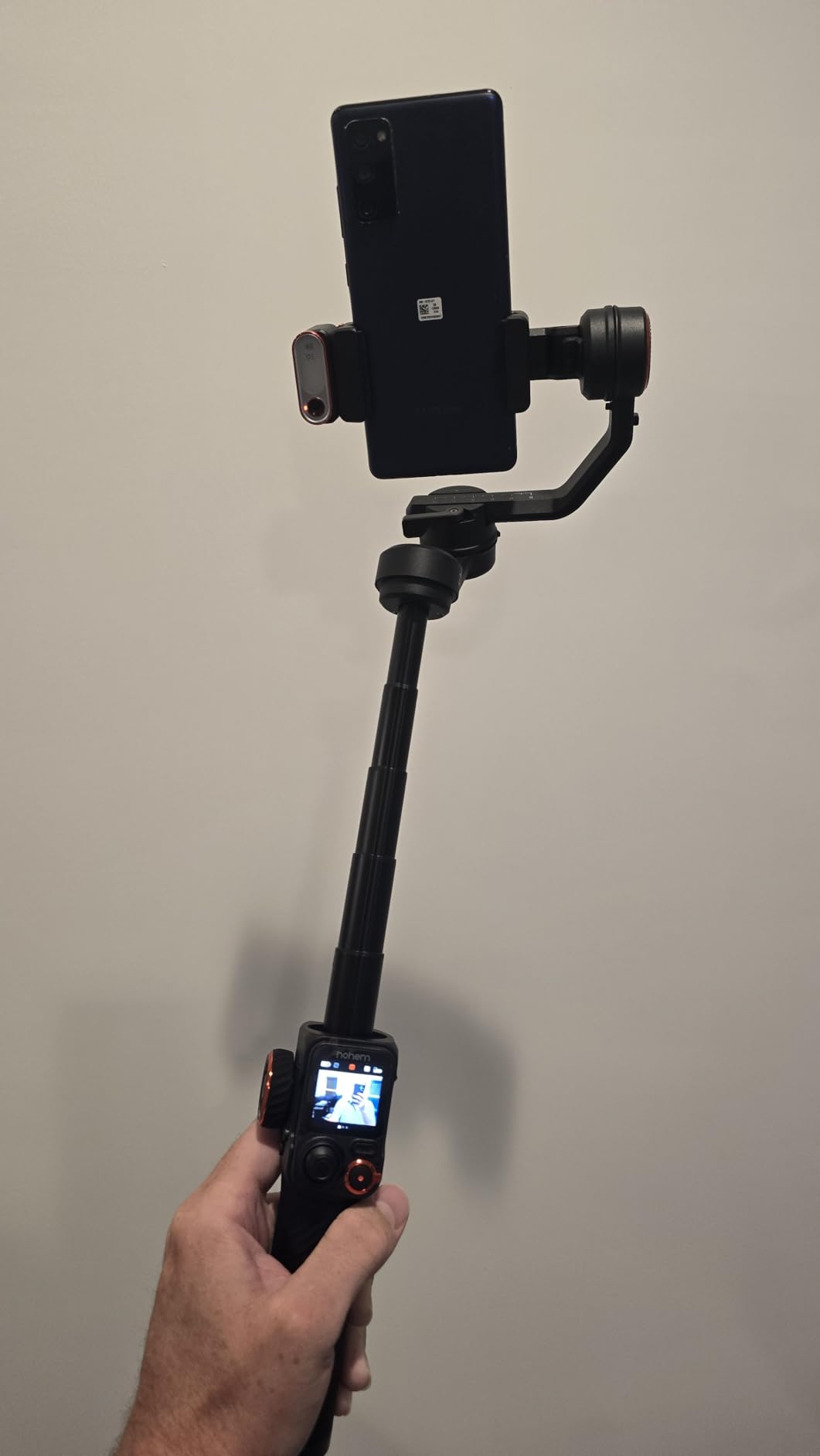 Hohem iSteady M7 Gimbal Stabilizer for Smartphone, Magnetic AI Tracker Fill Light, Detachable Touchscreen Remote Controller, Built-in Extension Rod, 500g Payload Gimbal Stabilizer for iPhone Android customer photo 1