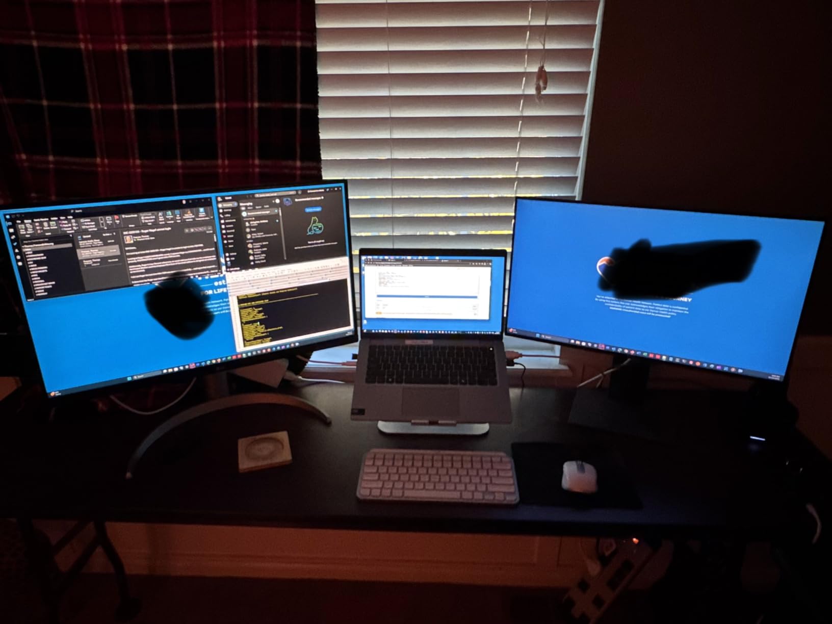 LG 27UP850K-W 27-inch Ultrafine 4K UHD IPS DisplayHDR 400 Computer Monitor customer photo 2