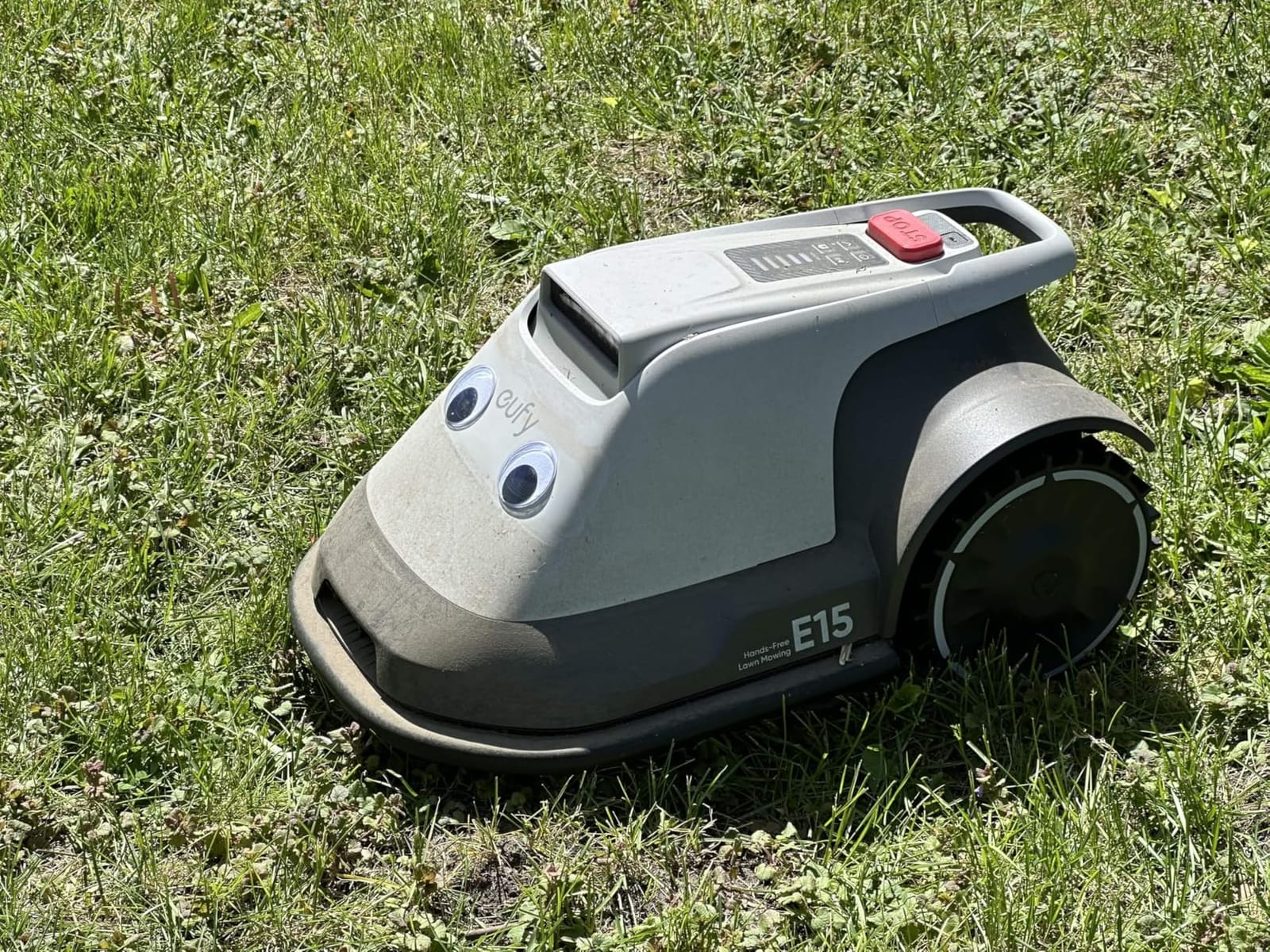 eufy Robot Lawn Mower E15, Auto Mapping, Pure Vision Navigation customer photo 2