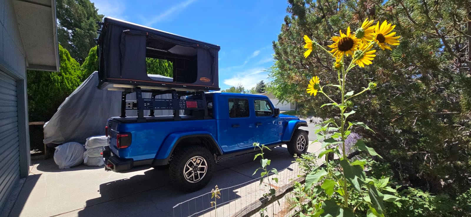 Aluminum Rooftop Tent Hard Shell,Pop Up Roof Tent Hardshell customer photo 1