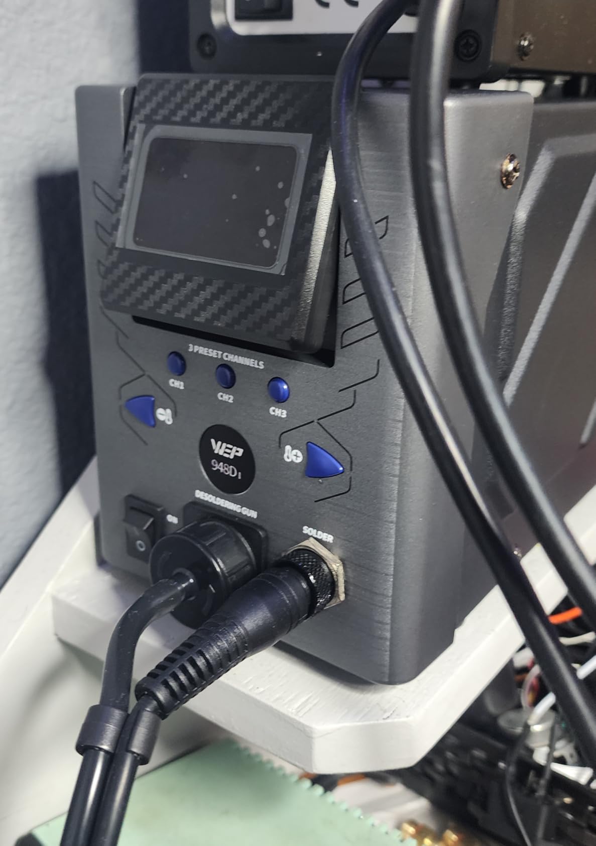 WEP 948D-I 110W High Power Desoldering Station with 4 Desoldering Nozzles, Temperature-Controlled with 3 Pre-set Channels, Tiltable Display, ESD-Safe customer photo 1