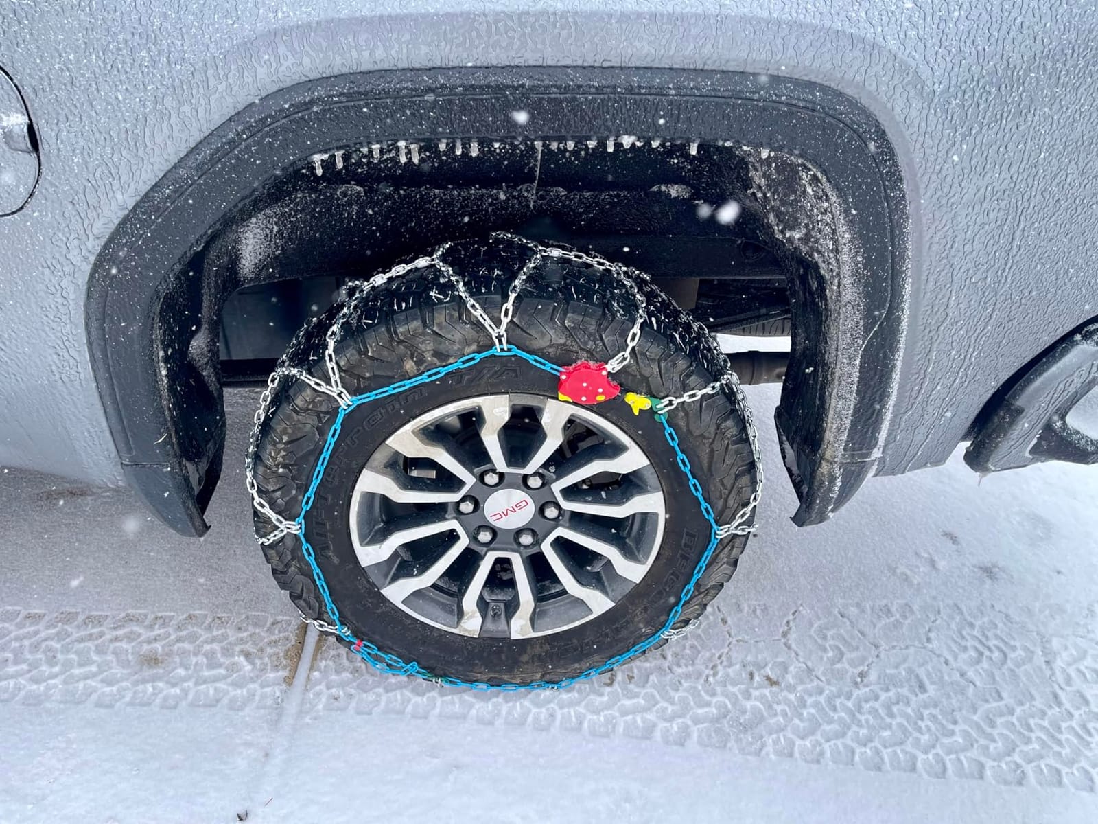 Coco Bird Heavy Duty AutoFixing Snow Chains Tire Chains for Light Truck, SUV & Pickup, Self-Tightening Design for Easy Installation, Titanium Alloy for Superior Durability,Set of 2(HRV-265,Auto-Trac) customer photo 1