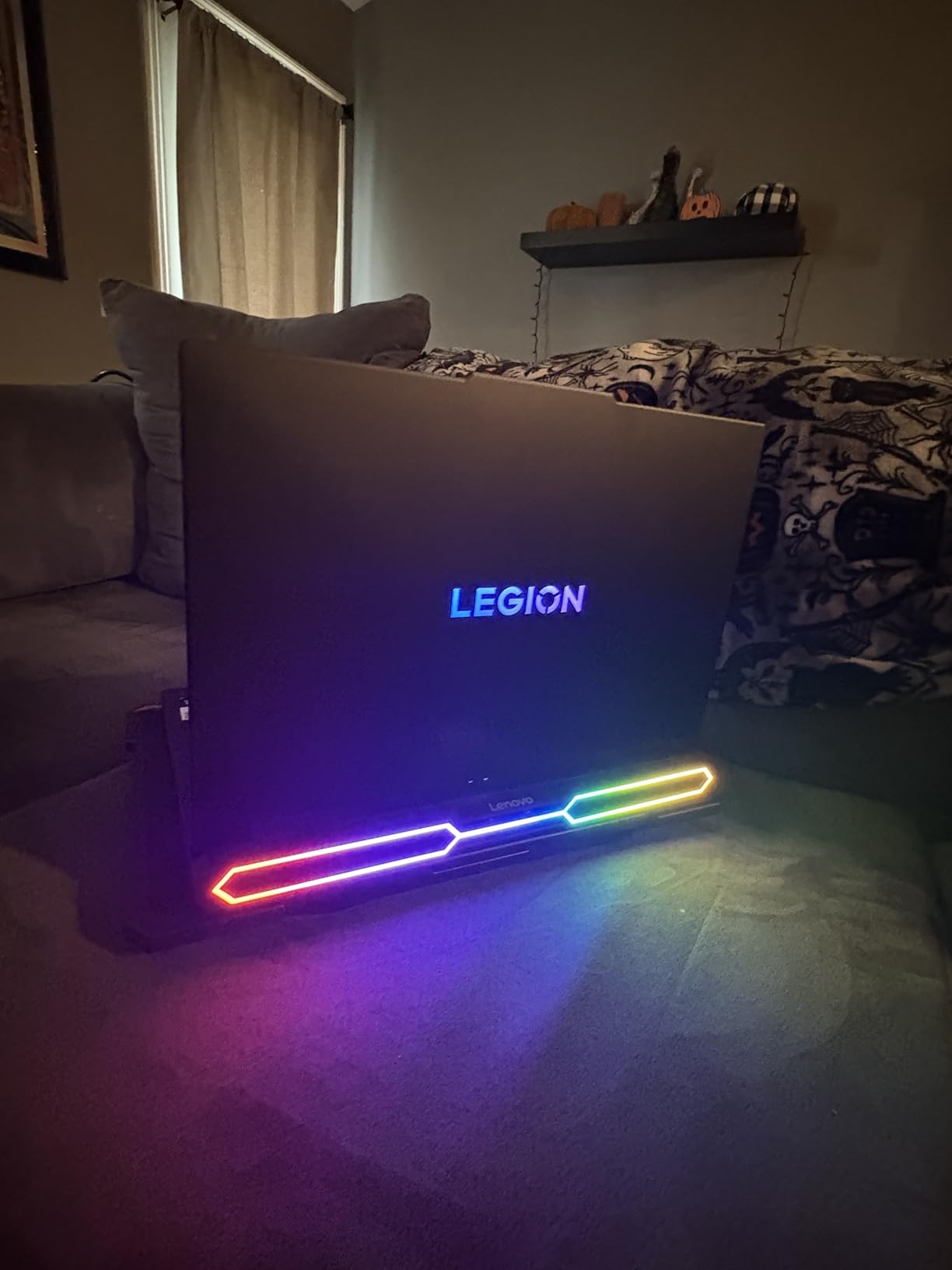 Lenovo Legion Pro 7i Gen 10 w/Ultra 9, NVIDIA GeForce RTX 5080, 16” OLED customer photo 1