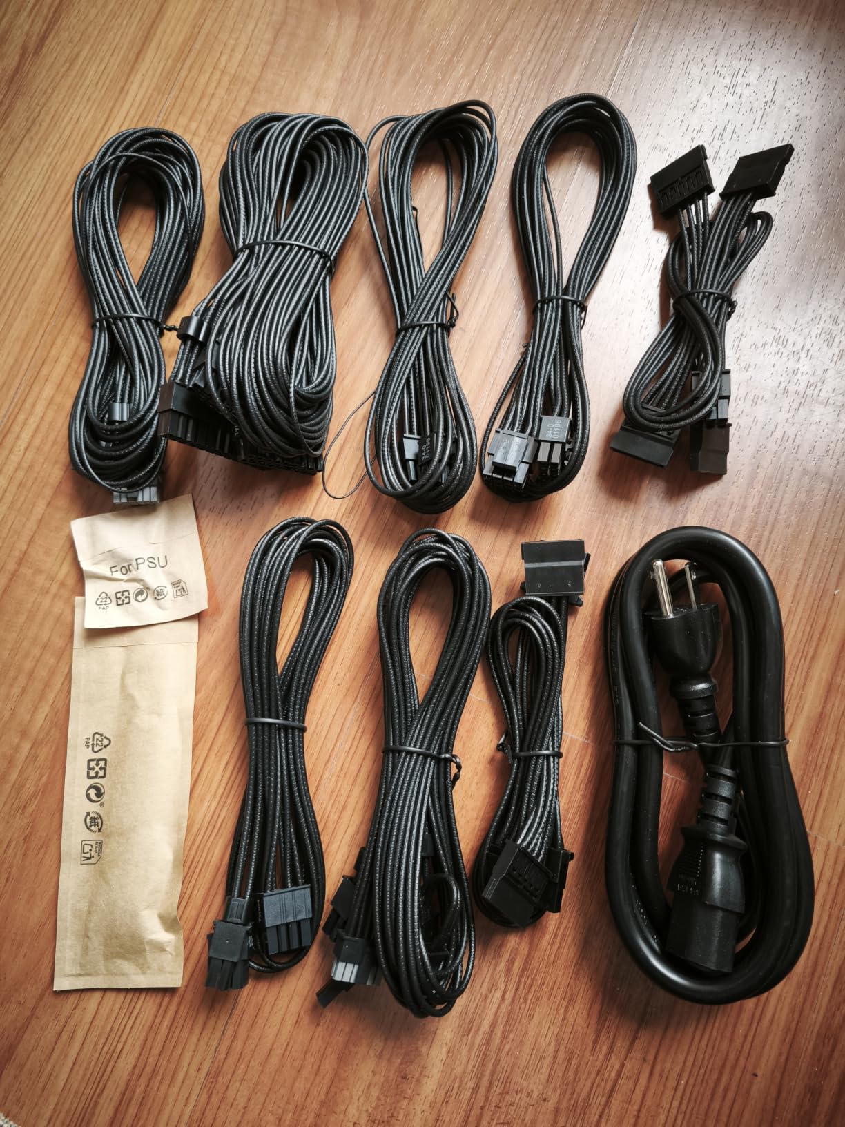 CORSAIR RM750e ATX 3.1 PCIe 5.1 Ready 750W Power Supply – Black customer photo 1