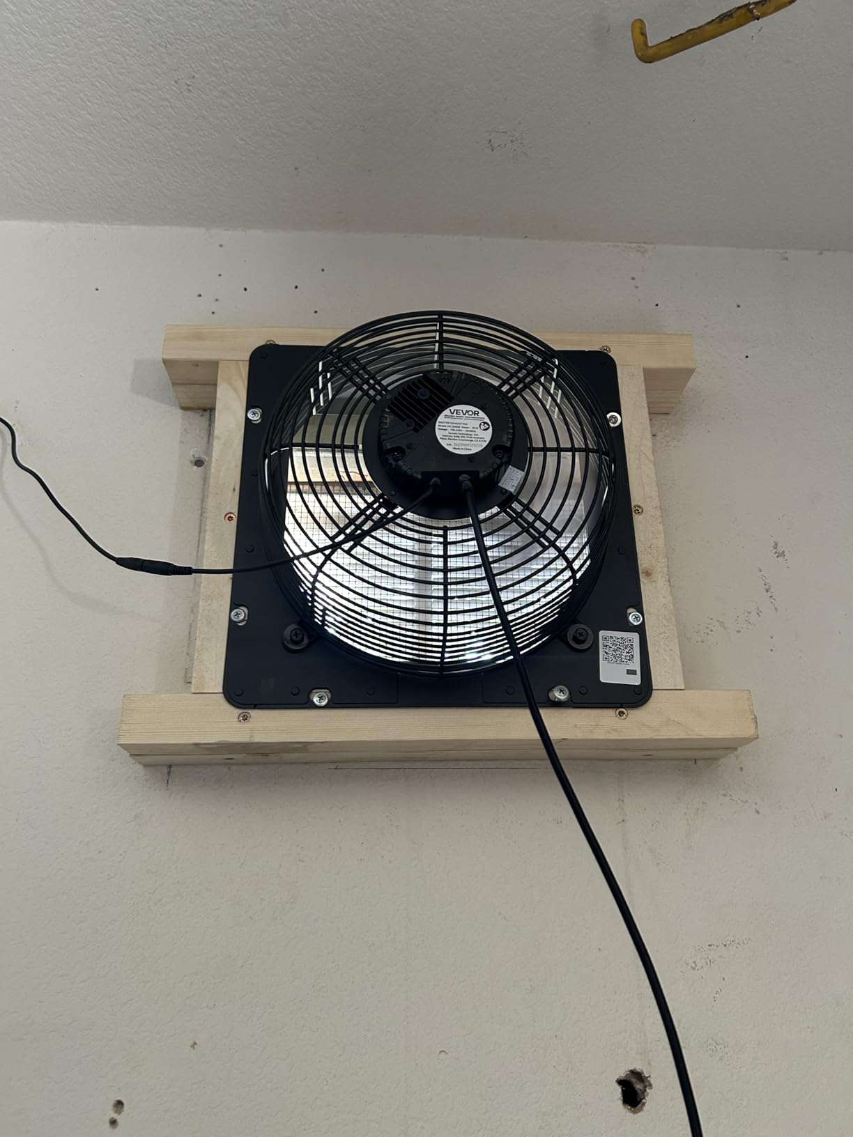 VEVOR 12 inch Exhaust Fan, Wall Mounted Attic Fan with Variable Speed, Temperature & Humidity Controller, 1500 CFM, Automatic Shutter customer photo 1