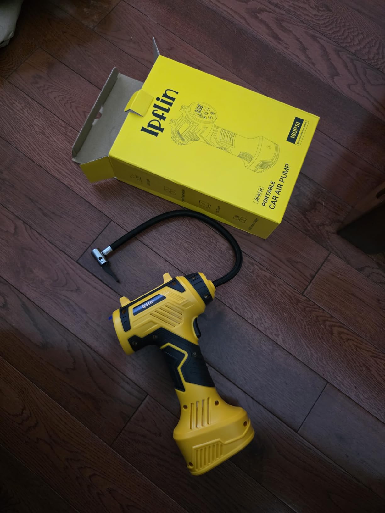 160 PSI Tire Inflator Portable Air Compressor Built-in Battery, Dual Power customer photo 1