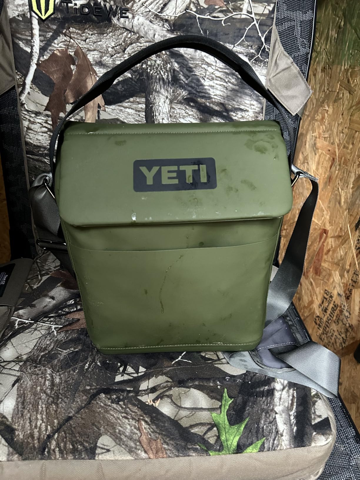 YETI Daytrip Insulated Lunch Bag for Adults - 6L Soft Cooler, Royal Blue customer photo 1