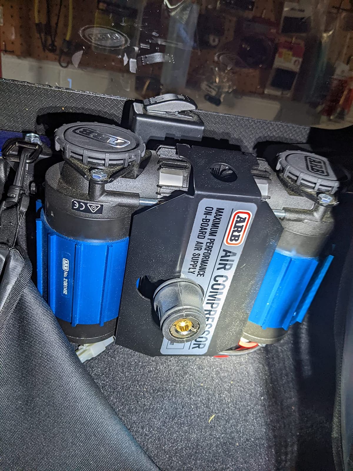 ARB CKMTA12 '12V' On-Board Twin High Performance Air Compressor, Ideal for Air Lockers Locking Differentials, Tire Inflator, Air Horn, Air Tools and Pneumatic Tools. customer photo 2