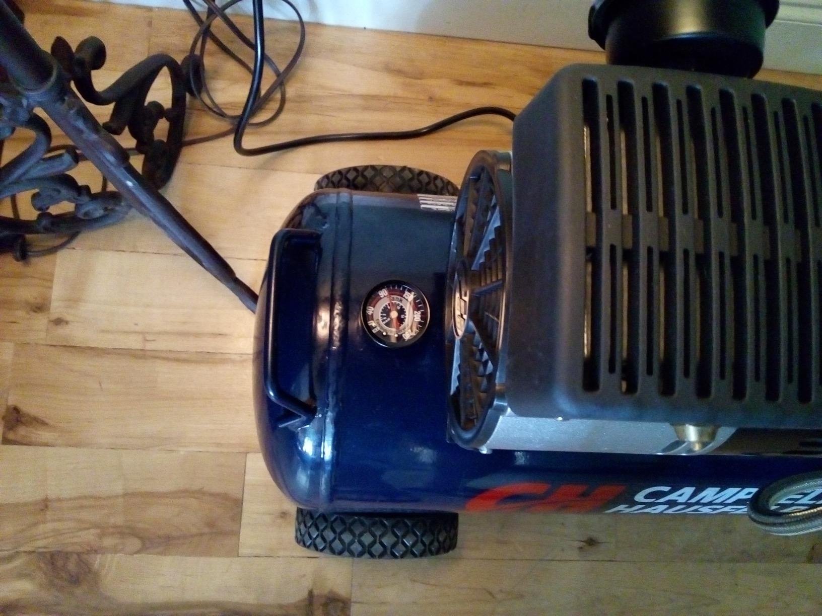 Campbell Hausfeld 8-Gallon Quiet Air Compressor, 125 PSI, DC080500 customer photo 1