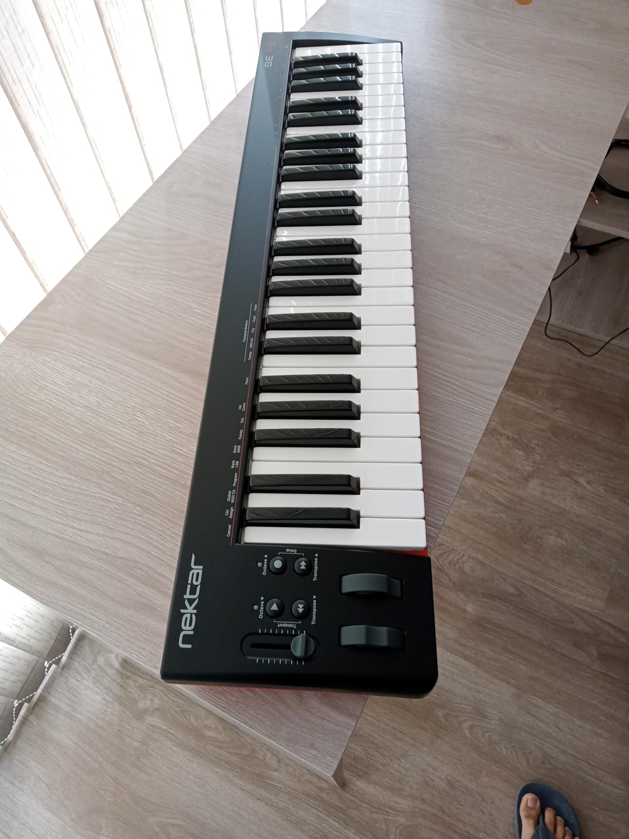 Nektar, 49-Key Midi Controller (SE49),Black white Grey customer photo 1