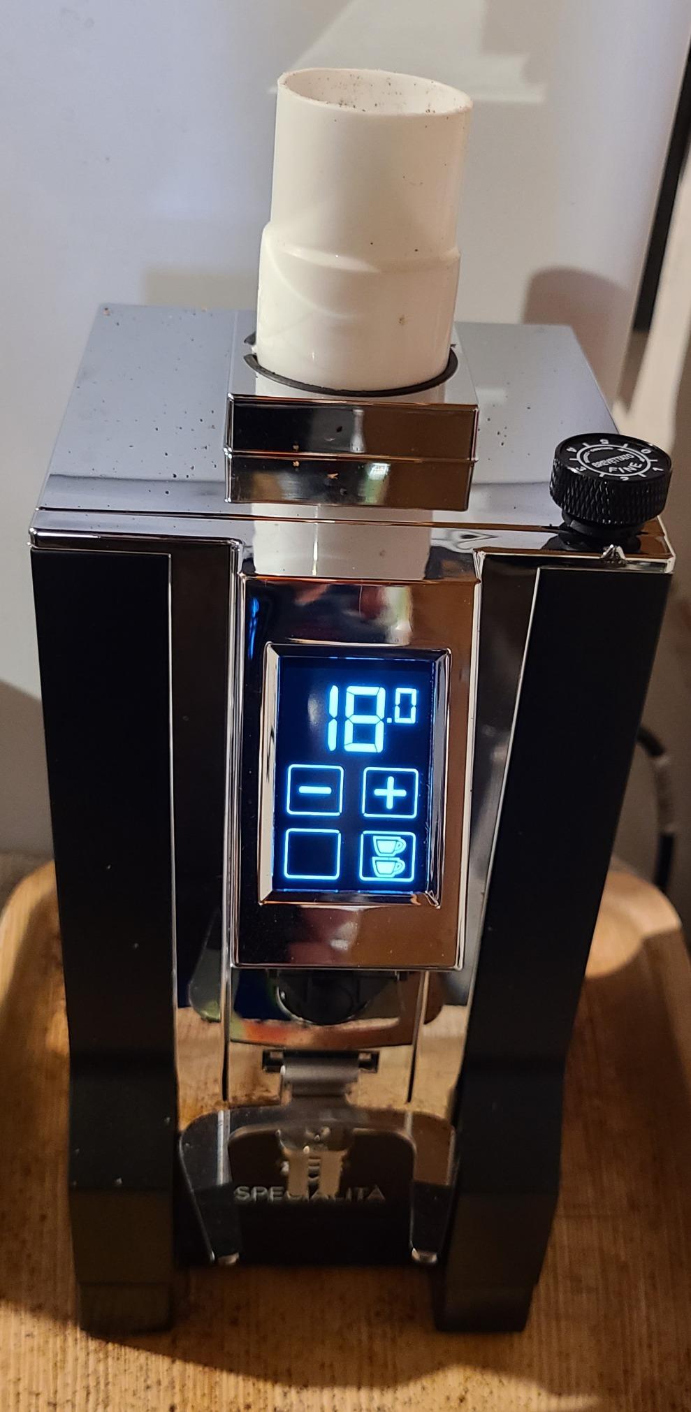 Eureka Mignon Specialita Espresso Grinder | Silent Technology | Stepless 55mm Burrs | Touchscreen | Black customer photo 1