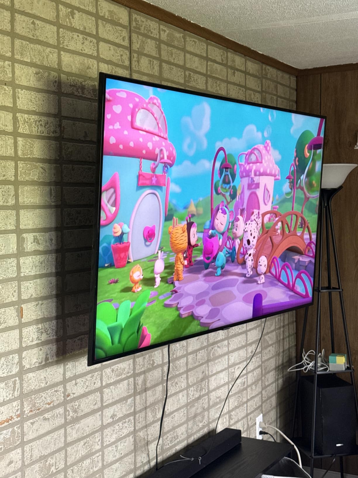 Mounting Dream Full Motion TV Wall Mount for 42-90 Inch TV up to 154lbs customer photo 2