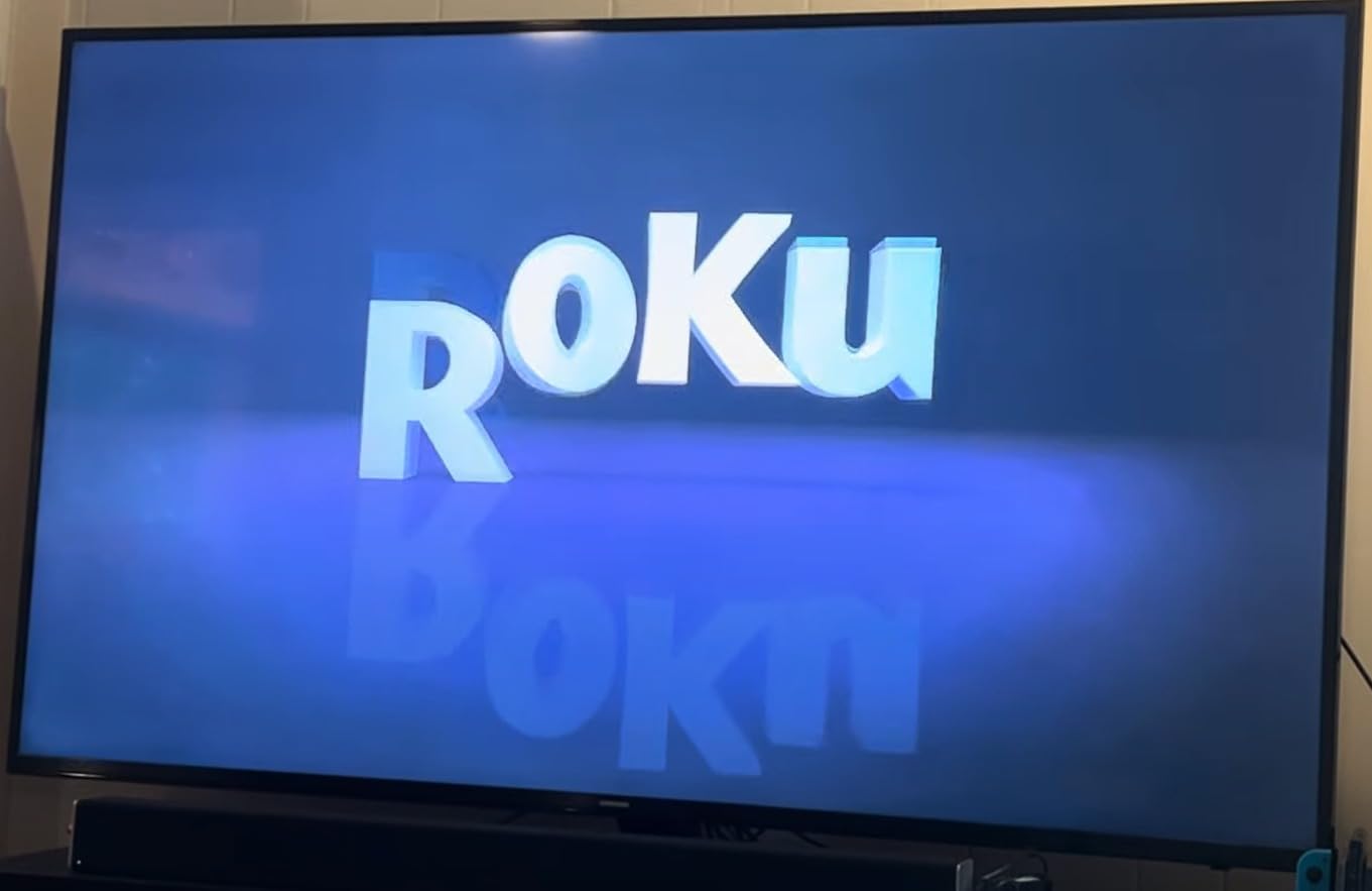 Roku Ultra LT (2023) HD/4K/HDR Dolby Vision Quad-Core Streaming Player with HDMI Cable, Headphones, Voice Remote w/Private Listening, Ethernet customer photo 1