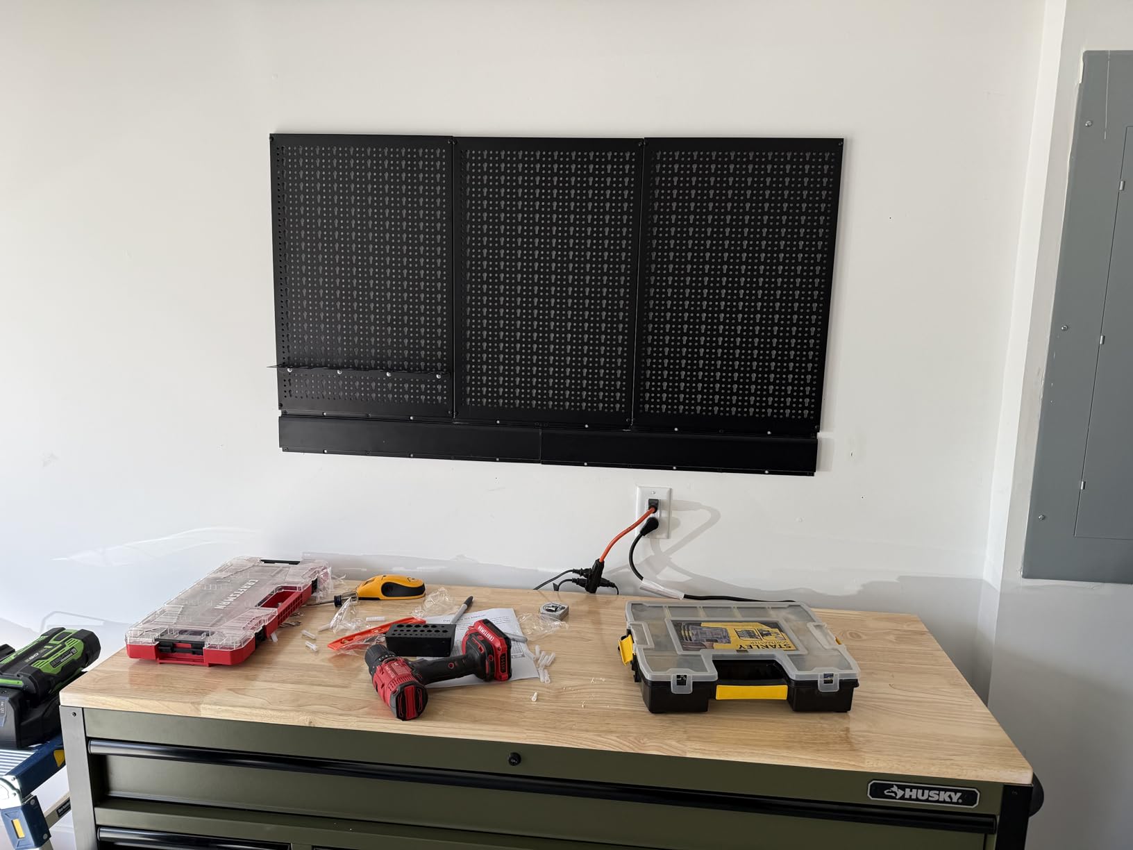 TORACK Metal Pegboard Wall Organizer System 24x48 in, 109 PCS Pegboard Kit customer photo 2