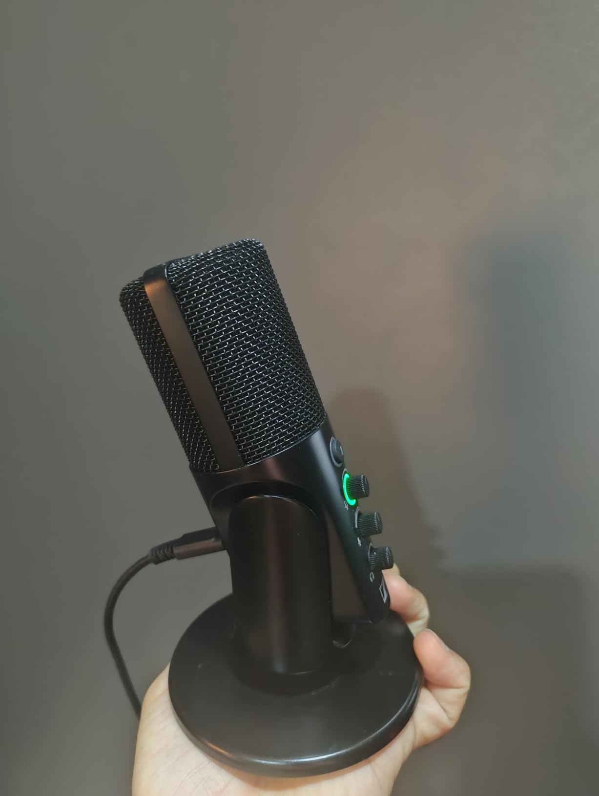 SENNHEISER Professional Profile - USB Cardioid Condenser Microphone & Table Stand, 1.2 m USB-C Cable - Mute Button, Built-in Headphone Jack, Gain, Mix & Volume Control, for PC & Mac,Black customer photo 1