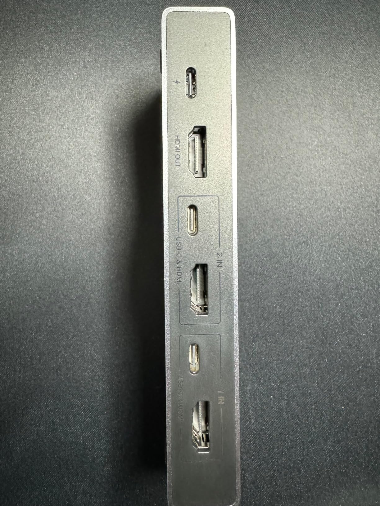 UGREEN HDMI KVM Switch 1 Monitor 2 Computers, 8K@60Hz, Aluminum customer photo 1
